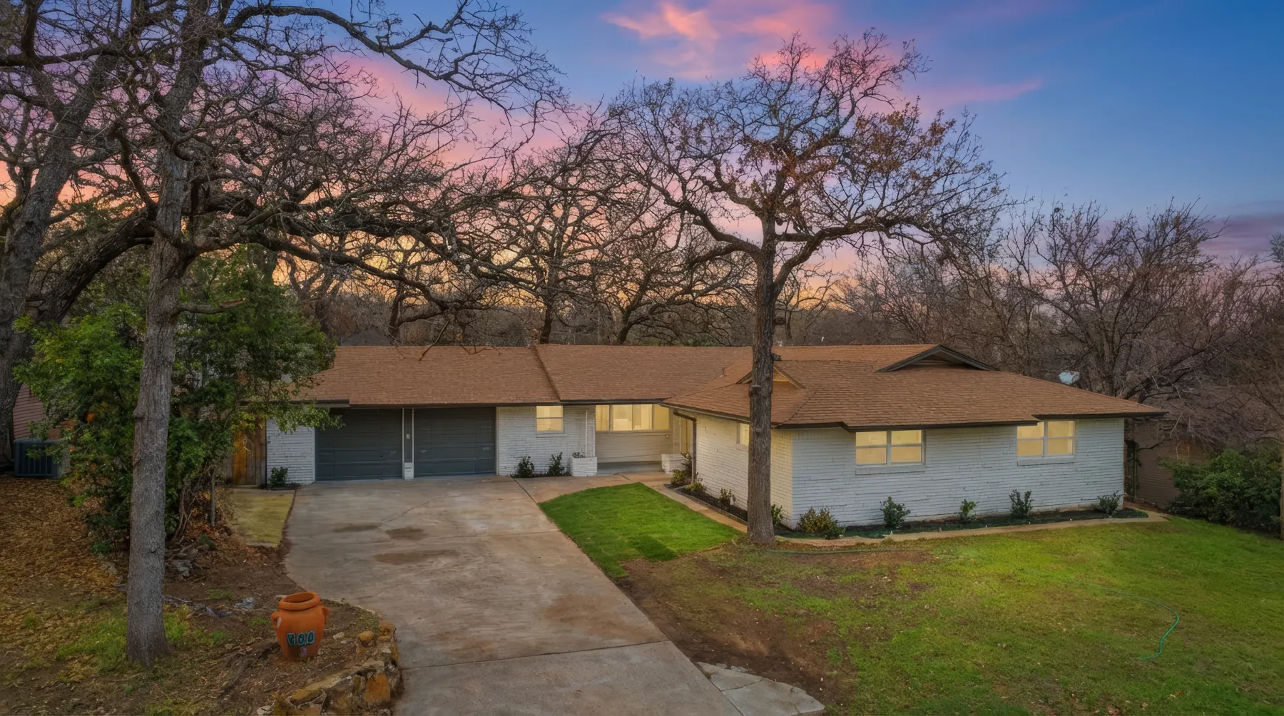 608 W Redbud Dr virtual twilight